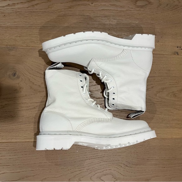 NEW Dr. Martens 1460 Pascal Mono White Lace up Boots - Picture 7 of 12